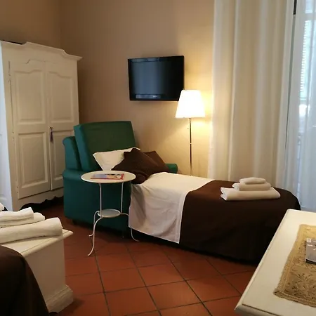 Bed Morelli 49 , Chiaia Bed & Breakfast Naples