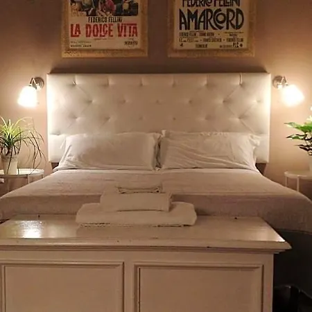 Bed Morelli 49 , Chiaia 住宿加早餐酒店 4*