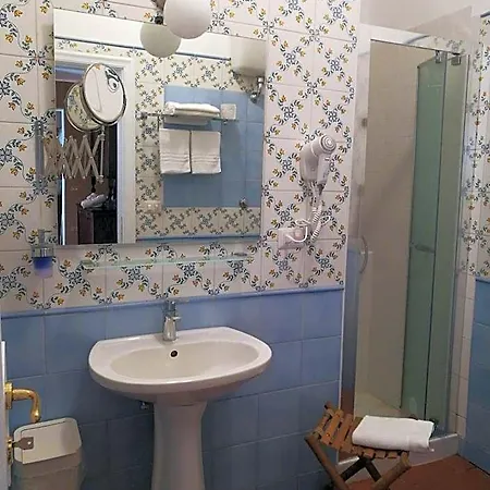Bed Morelli 49 , Chiaia Nocleg ze śniadaniem
