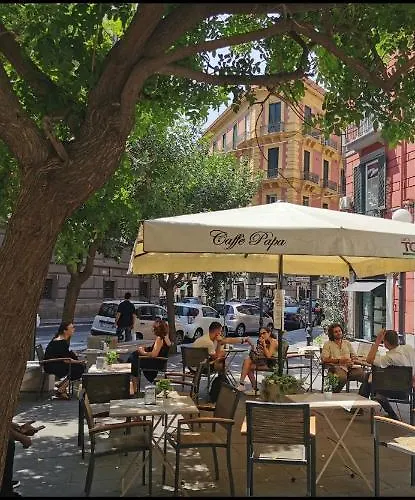 Bed Morelli 49 , Chiaia Bed and Breakfast