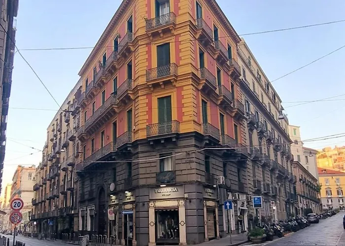 Bed and Breakfast Bed Morelli 49 , Chiaia Νάπολη