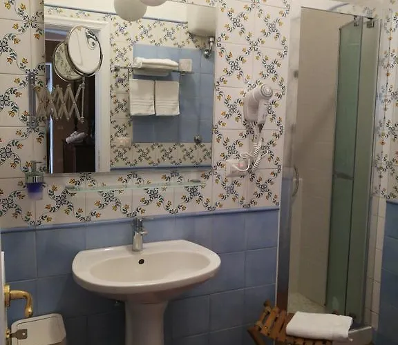 Bed Morelli 49 , Chiaia Bed and Breakfast