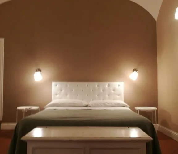 Bed Morelli 49 , Chiaia Bed and Breakfast