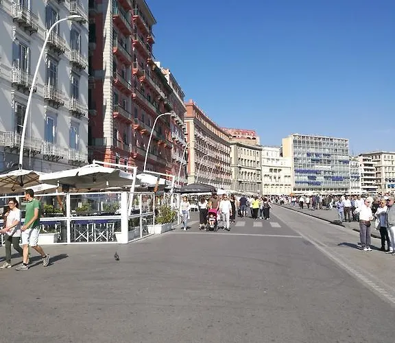 Bed Morelli 49 , Chiaia Νάπολη