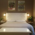 Bed Morelli 49 , Chiaia 4* Nápoles