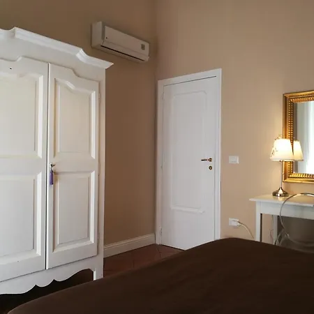 Bed Morelli 49 , Chiaia 4* Neapol
