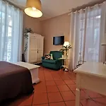 Bed & Breakfast Bed Morelli 49 , Chiaia