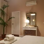 Bed & Breakfast Bed Morelli 49 , Chiaia 4*