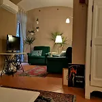Bed & Breakfast Bed Morelli 49 , Chiaia 4*